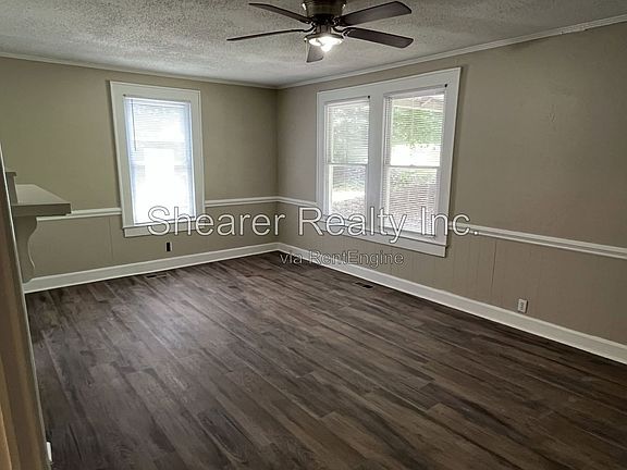 4th image of 975 Old Charlotte Rd SW