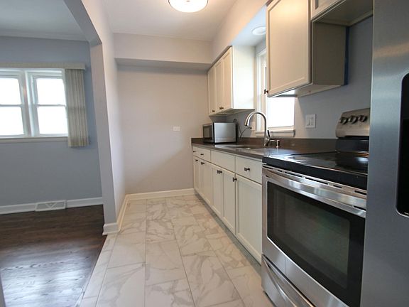5th image of 1008 N Milwaukee Ave #2