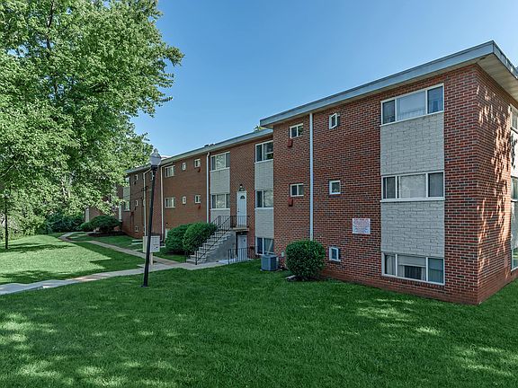 3rd image of 6120 Fairdel Ave #15986887