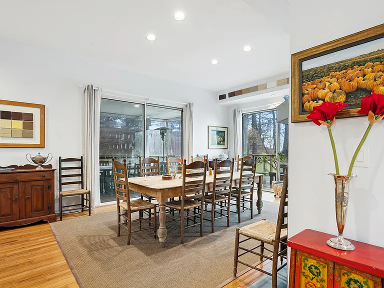 32 S Beach Rd — Photo 13