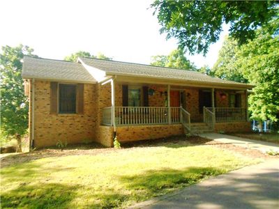 7284 Old Cox Pike, Bon Aqua, TN, 37025