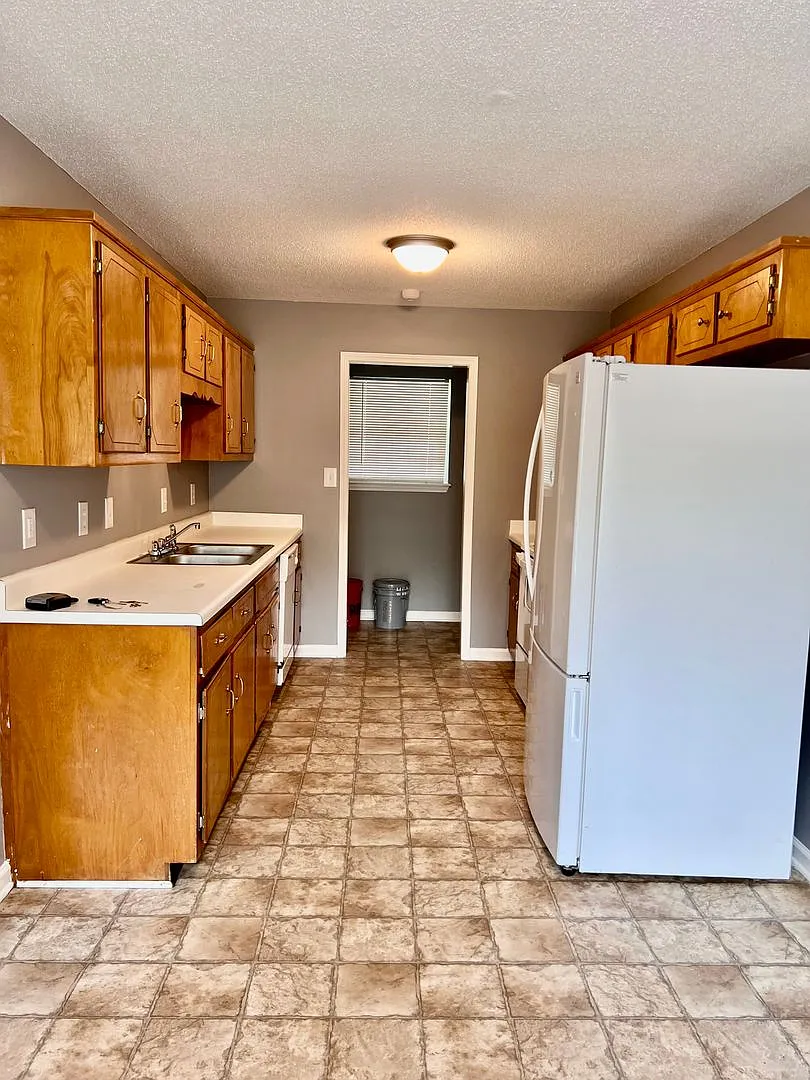 3 Bedroom Home Available in Woodlawn! — Photo 4
