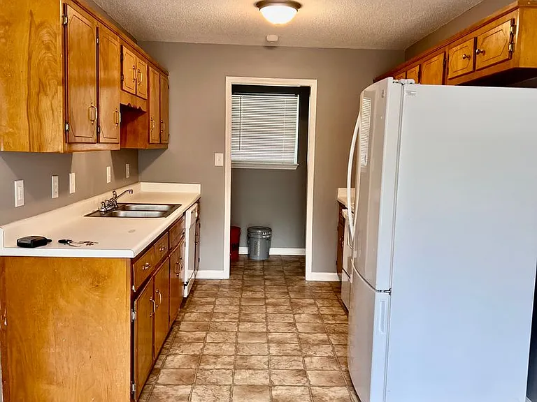 407 Donna Dr — Photo 4