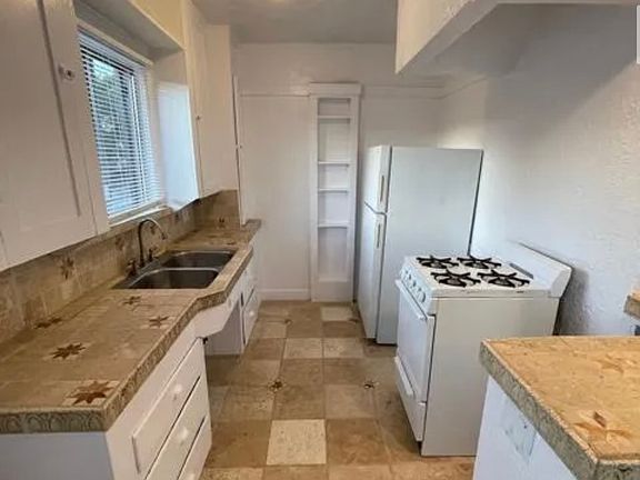 4th image of 1216 N Harper Ave #A