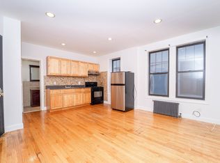 32-59 33rd St #1F, Astoria, NY 11106