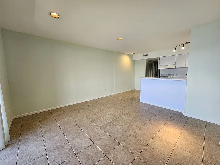 580 Pleasure Island Blvd #223 — Photo 5