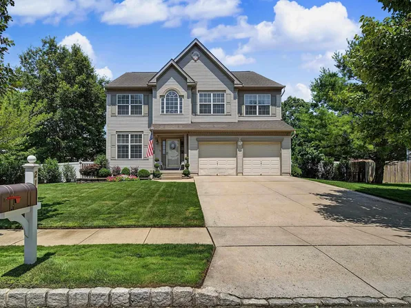 217 Sea Pine Dr, Egg Harbor Township, NJ 08234