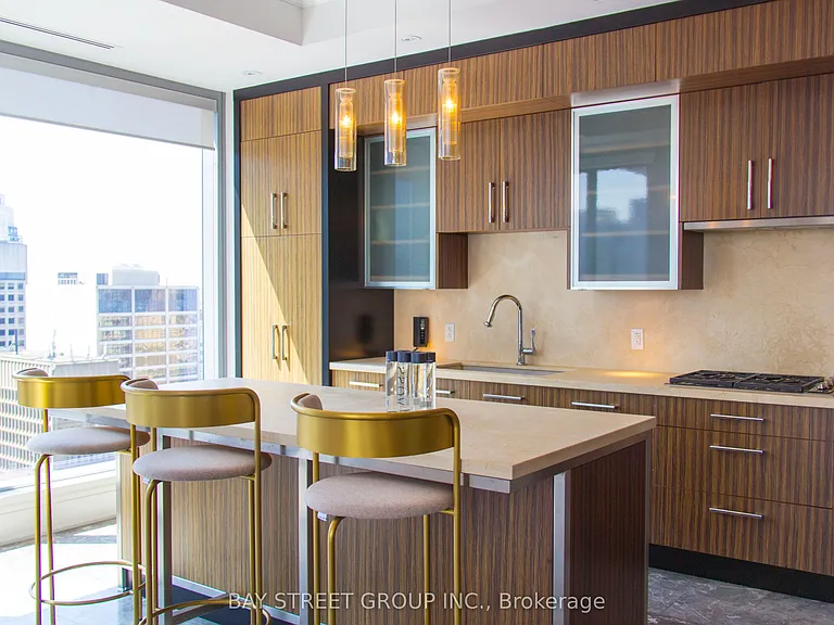 55 Scollard St S #2203 — Photo 4
