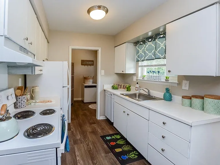 Roberts Mill Apartments and Townhomes — Photo 5
