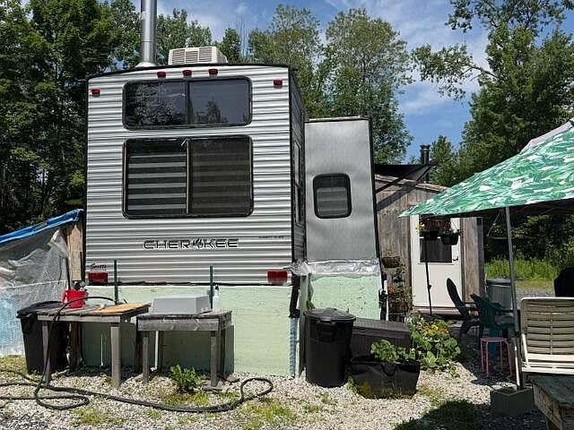 1st image of 549 Four Mile Square Road
