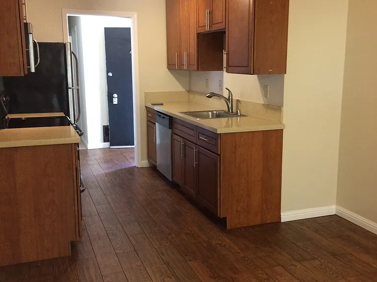 125 Ascot Ct #1 — Photo 3