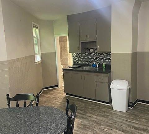 3rd image of 1903 E 123rd St #2