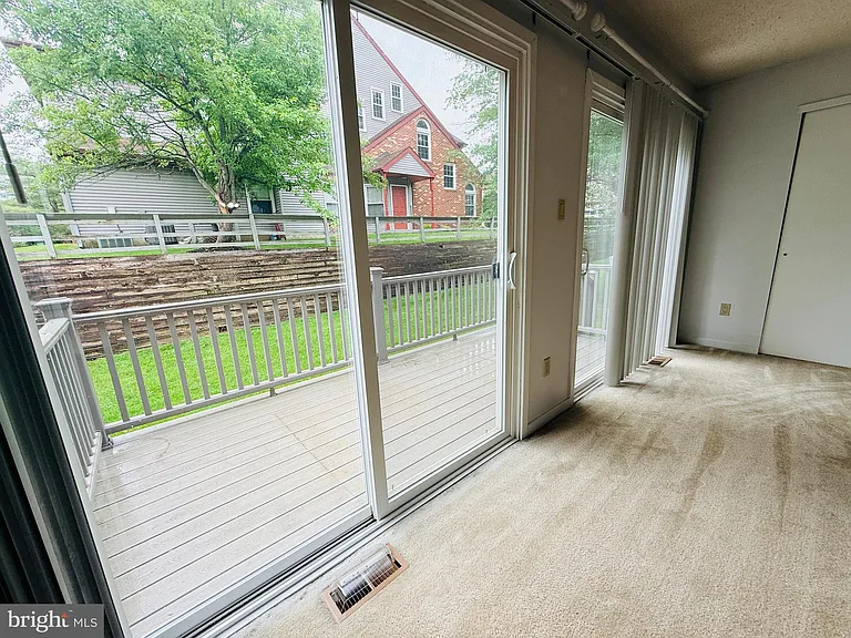 835 Chanticleer — Photo 42