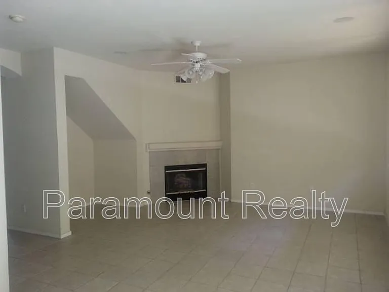 4312 Heritage Pl — Photo 3