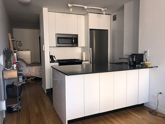 2nd image of 95 Horatio St APT 4D