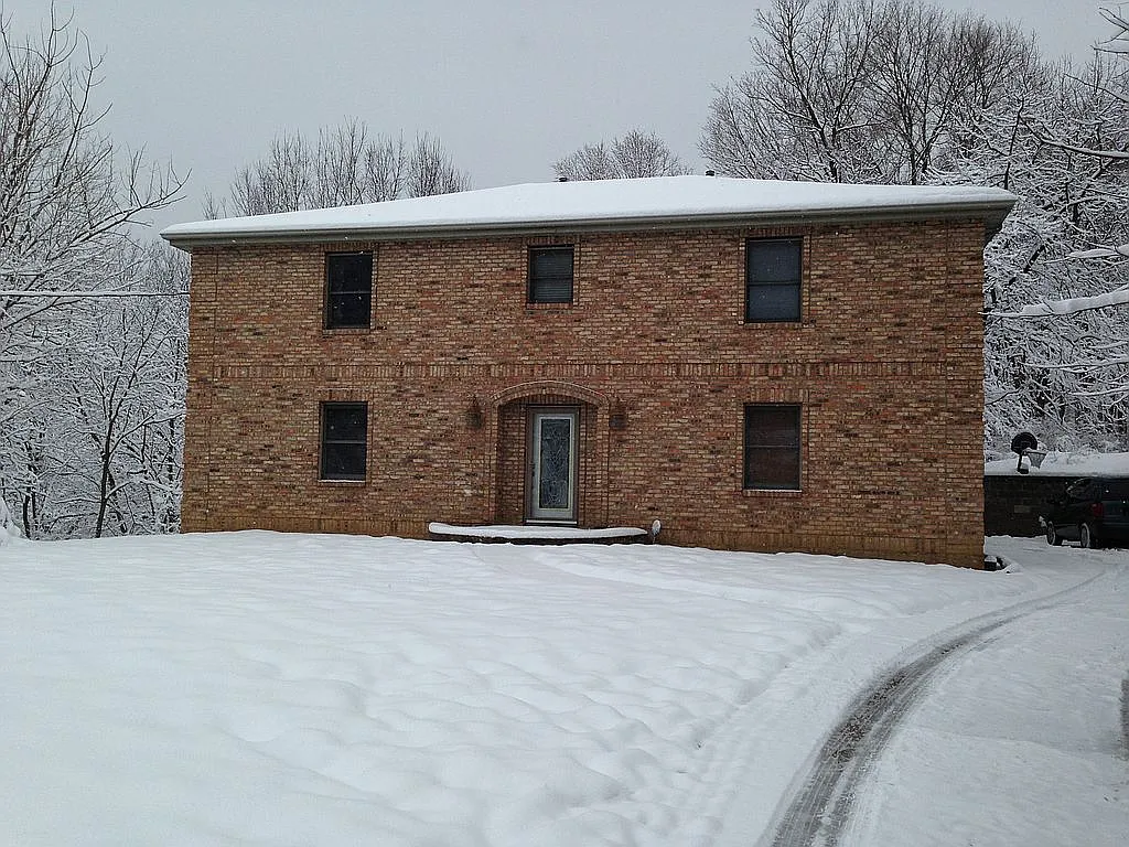 208 Reinders Rd photo 1