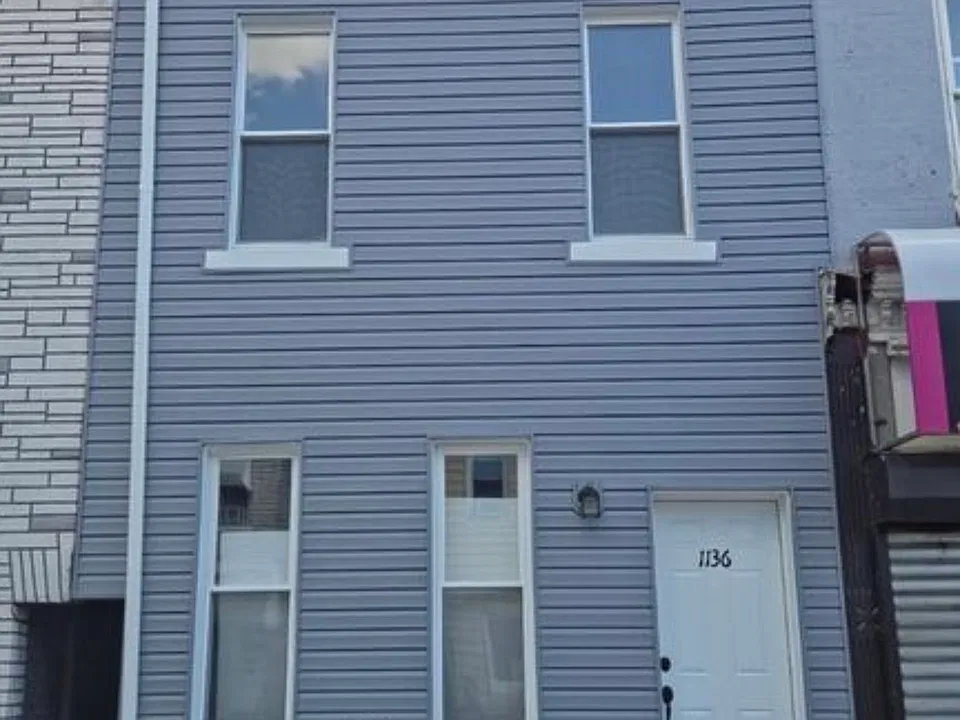 1136 Muhlenberg St