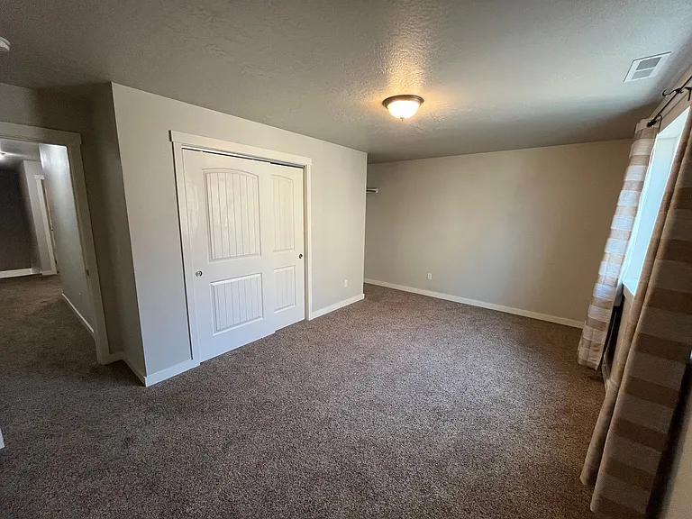 63159 NE De Haviland St — Photo 14