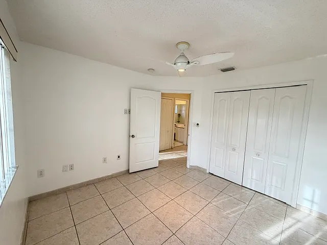 2553 W 76th St #202 — Photo 8