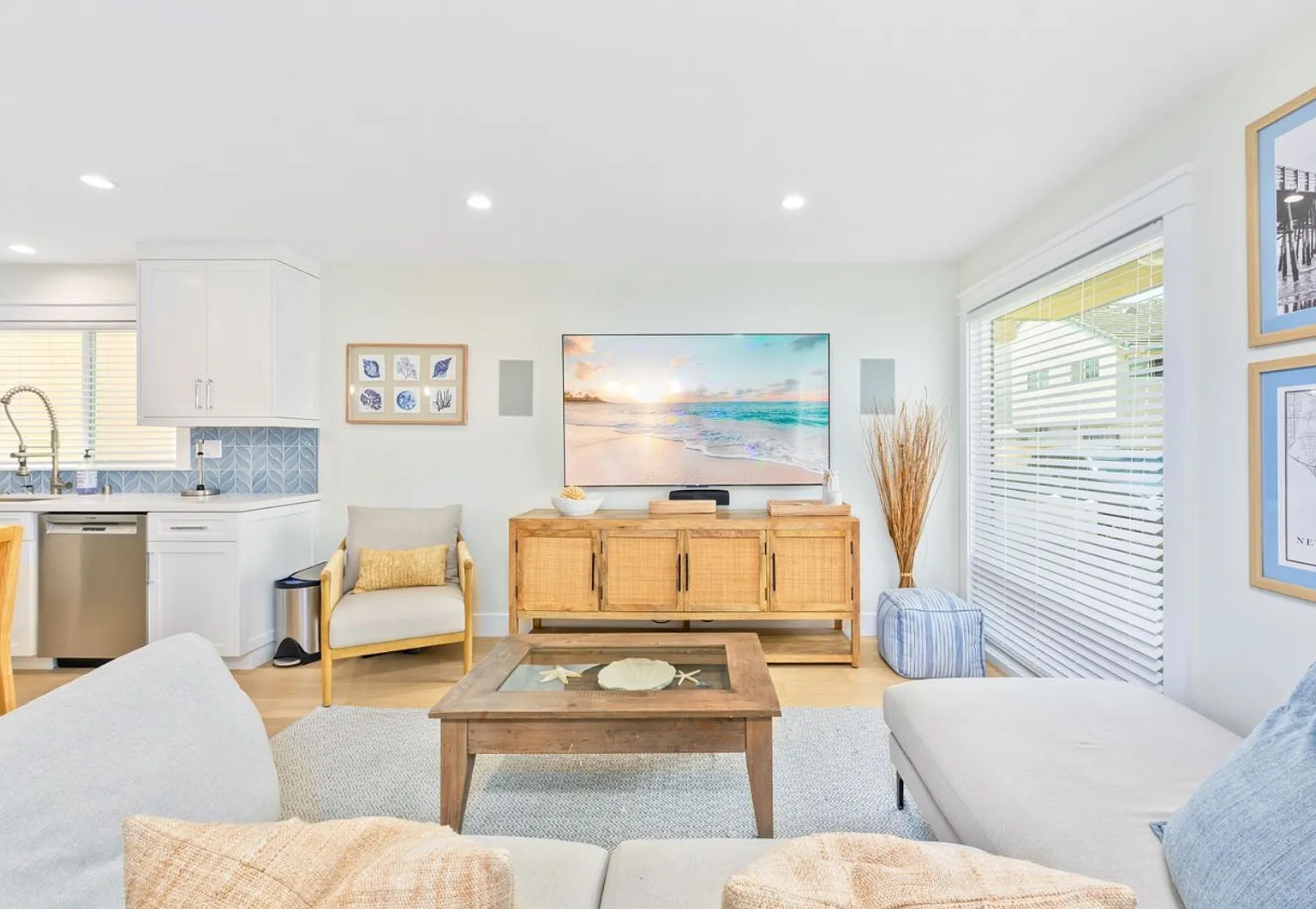 Coastal Furnished Extended Stay Home | Newport Beach Balboa Peninsula — Photo 2
