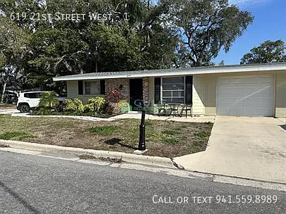 2 bed, 1.0 bath, 830 sqft, $1,900 — Photo 2