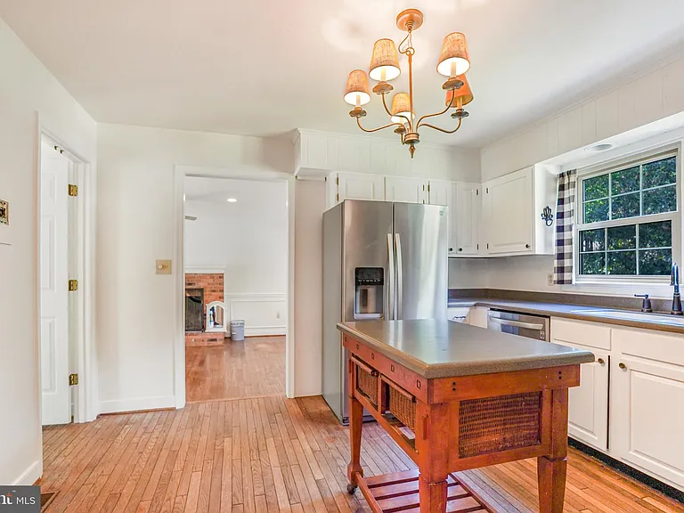 629 Lancaster St — Photo 19