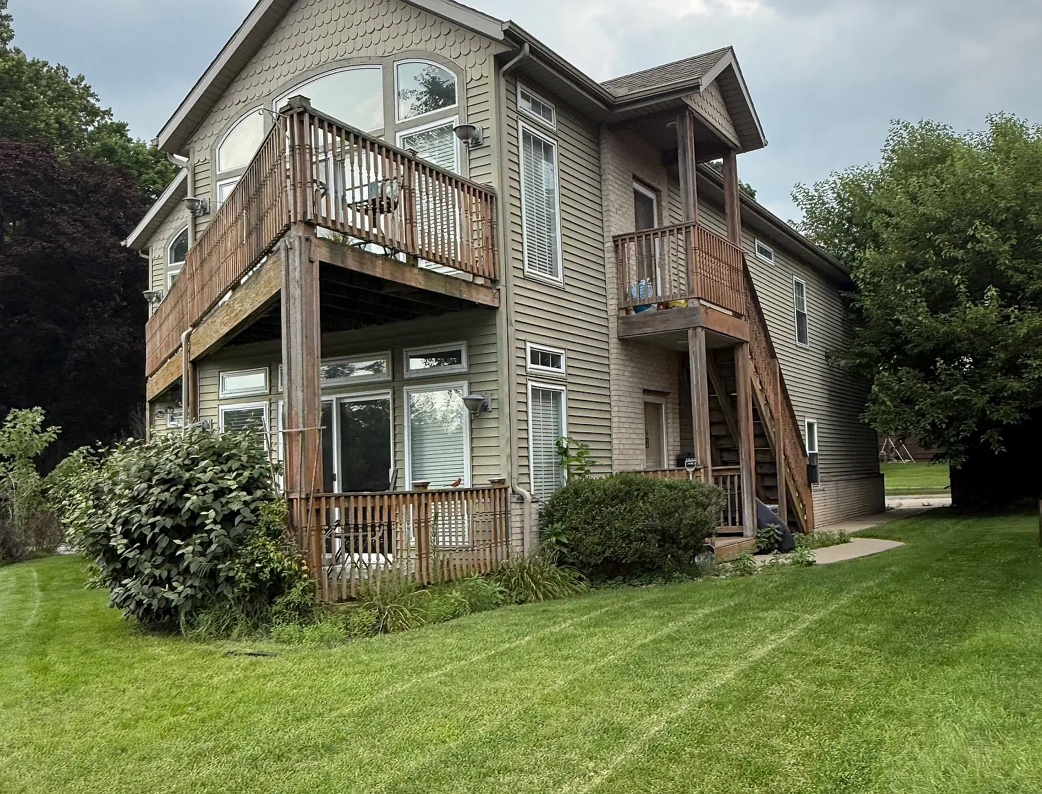 2 bed, 975 sqft, $1,595 — Photo 2