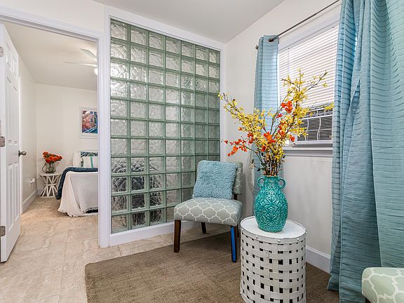 2nd image of 221 S C St #3
