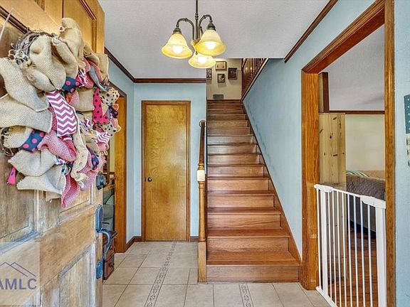 3rd image of 408 Flowers Dr