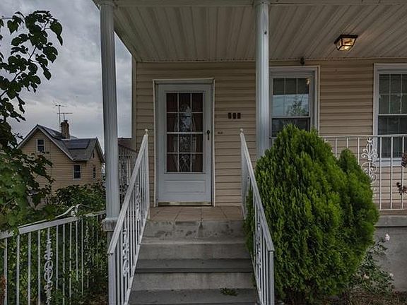 3rd image of 137 S 1st Ave