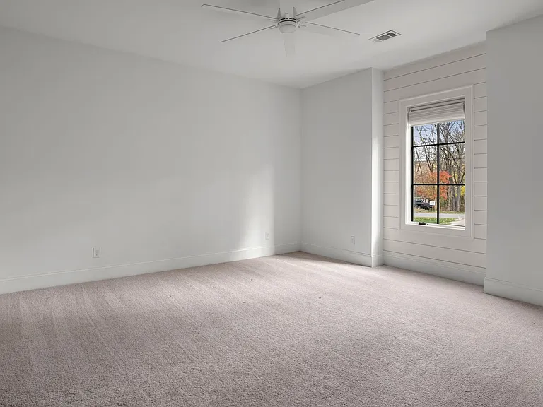 4613 Villa Green Dr — Photo 38