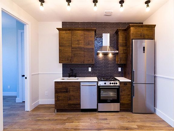 3rd image of 330 Melrose St #2L