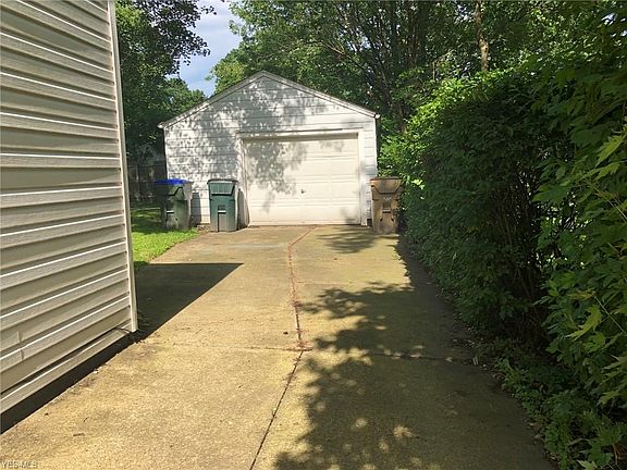 3rd image of 2815 8th St