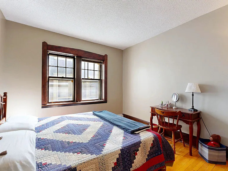 604 Holly — Photo 11