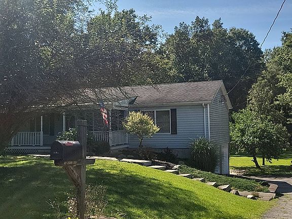 3rd image of 56 Maple Ave