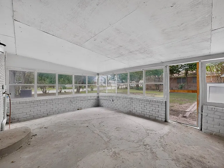4401 Steven St — Photo 39