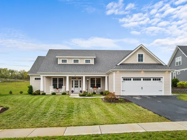 89 Old Oaks Dr, Fishersville, VA 22939