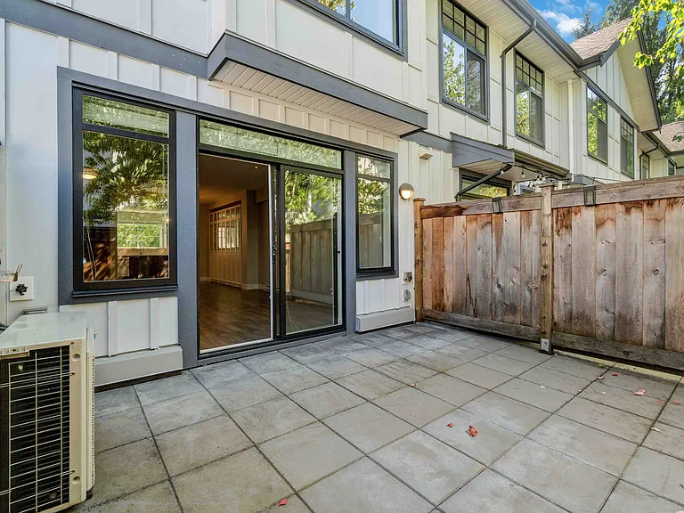 5048 Savile Row #D270 — Photo 25