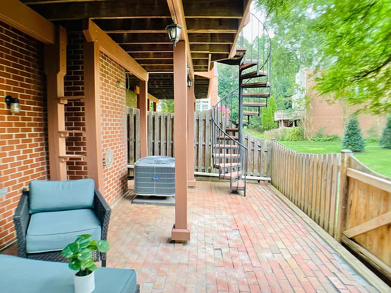 3903 Clares Ct — Photo 14