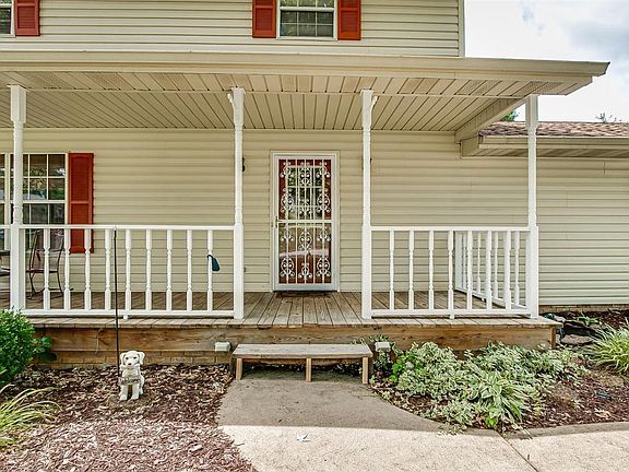 3rd image of 306 Lindsey St