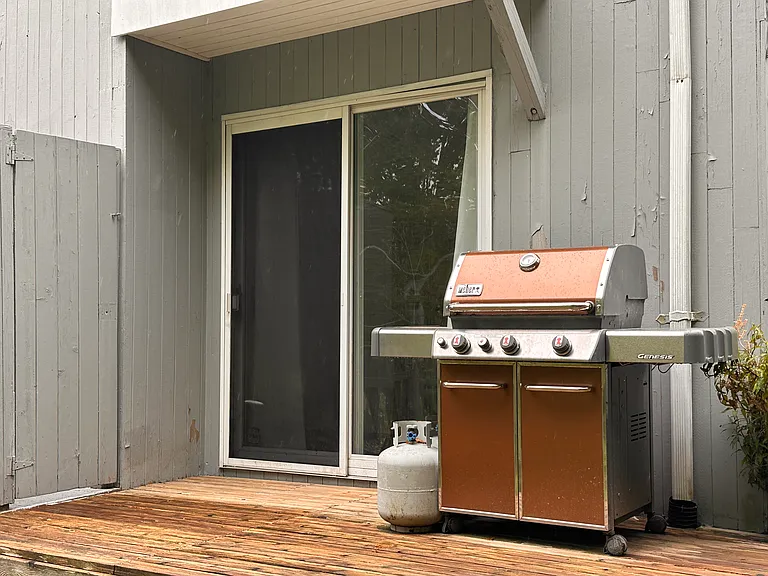 221 N Magee St — Photo 24