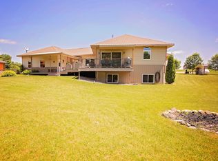 20005 Oak Hill Pl, Lake Hendricks, SD 57276