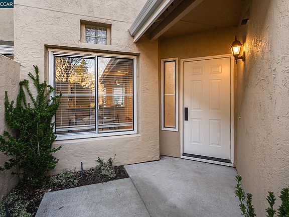 2nd image of 6199 Lakeview Cir