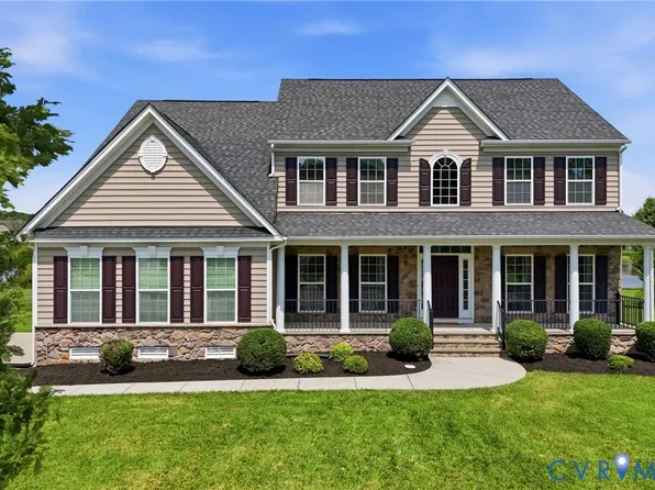 1819 White Mountain Dr, Chester, VA 23836