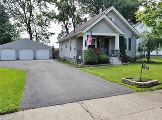 137 Longfellow St, Elyria, OH 44035
