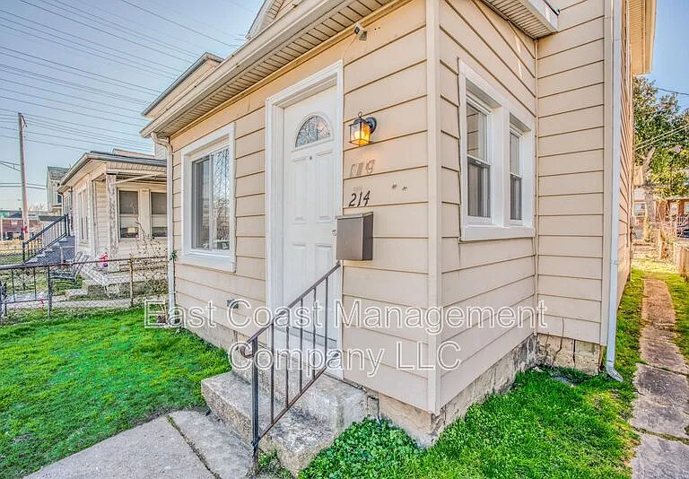 214 Center St — Photo 5