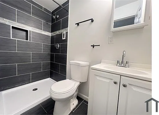 2 bed, 800 sqft, $2,500 — Photo 2
