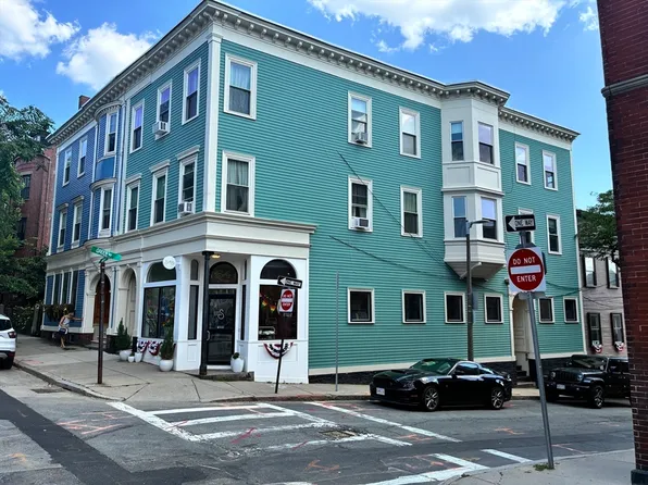 54 High St, Charlestown, MA 02129