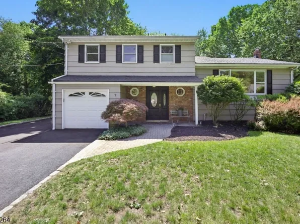 7 Mansfield Ct, Livingston Twp., NJ 07039