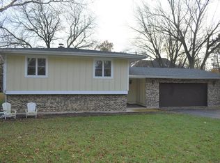 36W637 Hickory Hollow Dr, Dundee, IL